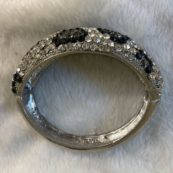 Jeweled with Clear‎ Black Gray Crystals Hinged Bracelet - Picture 8 of 8